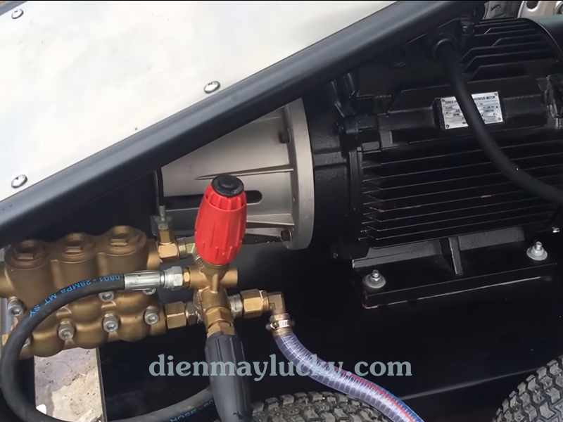 Máy rửa xe siêu cao áp 15KW Lutian