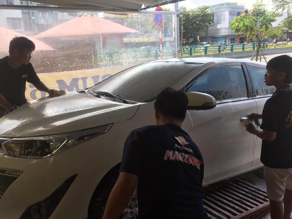 cách rửa xe ô tô chuyên nghiệp